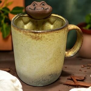 GIftcraft Redware Pottery Mug Fanged Sweet Little Lizard